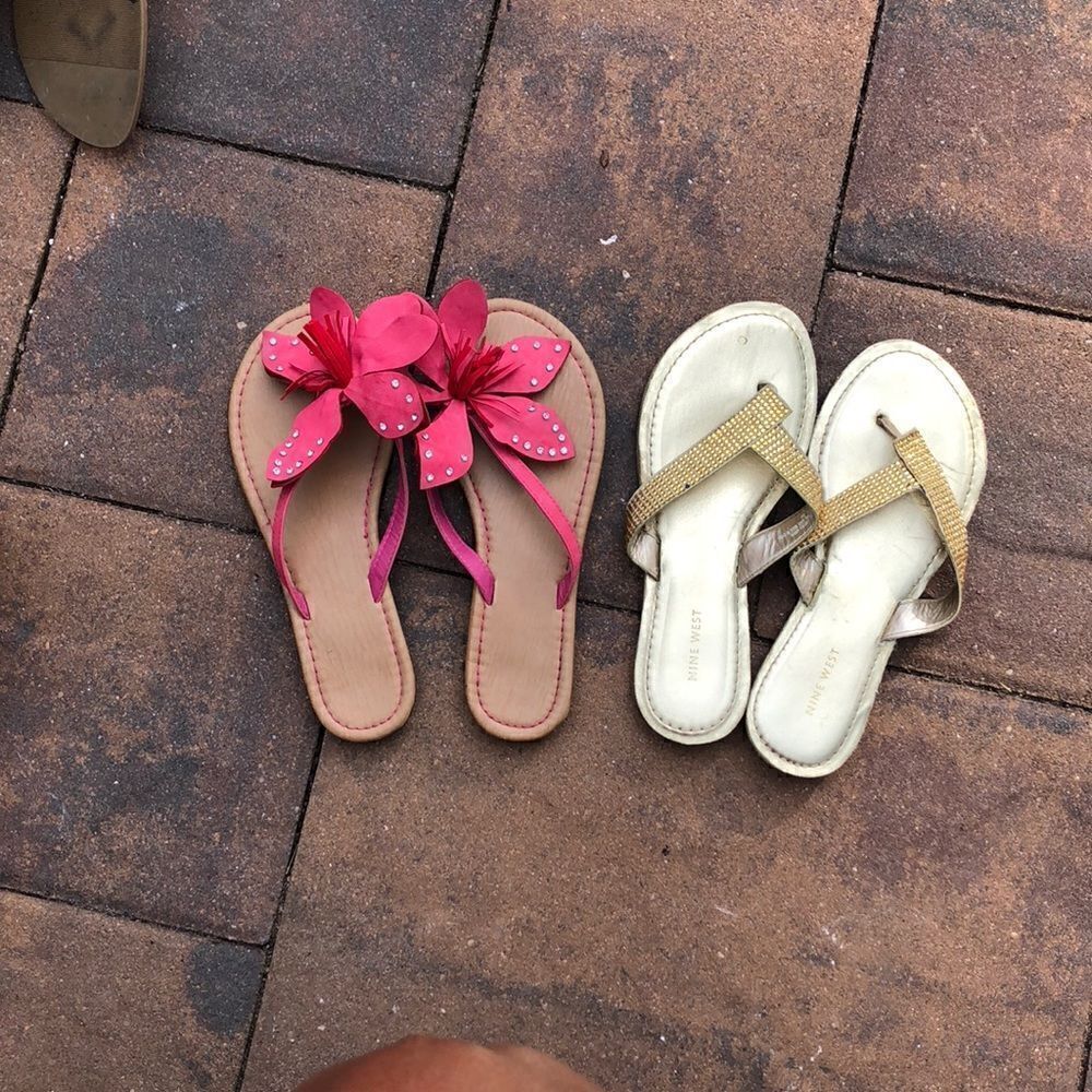 Lot of 2 Size sandals 9 West/coralโflower sandals